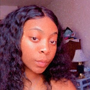 Meet your Posher, Camille